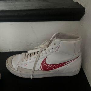 Nike Men's White and Red Trainers